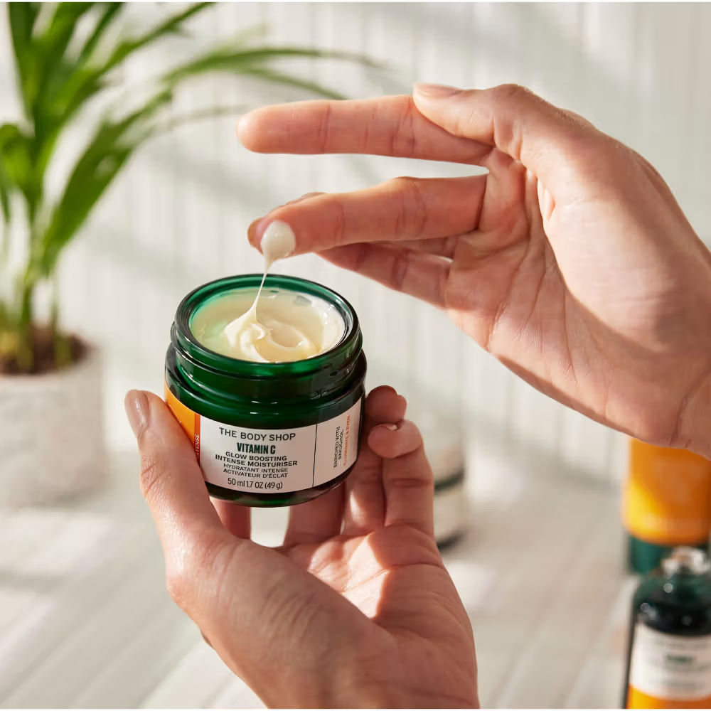 Vitamin C Glow Boosting Moisturizer Boosts Radiance & Hydrates Dull Skin All Skin