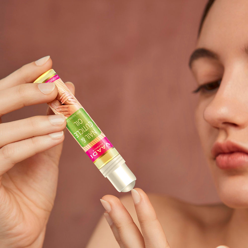 Vaadi Herbal Nail & Cuticle Oil with Jojoba Oil