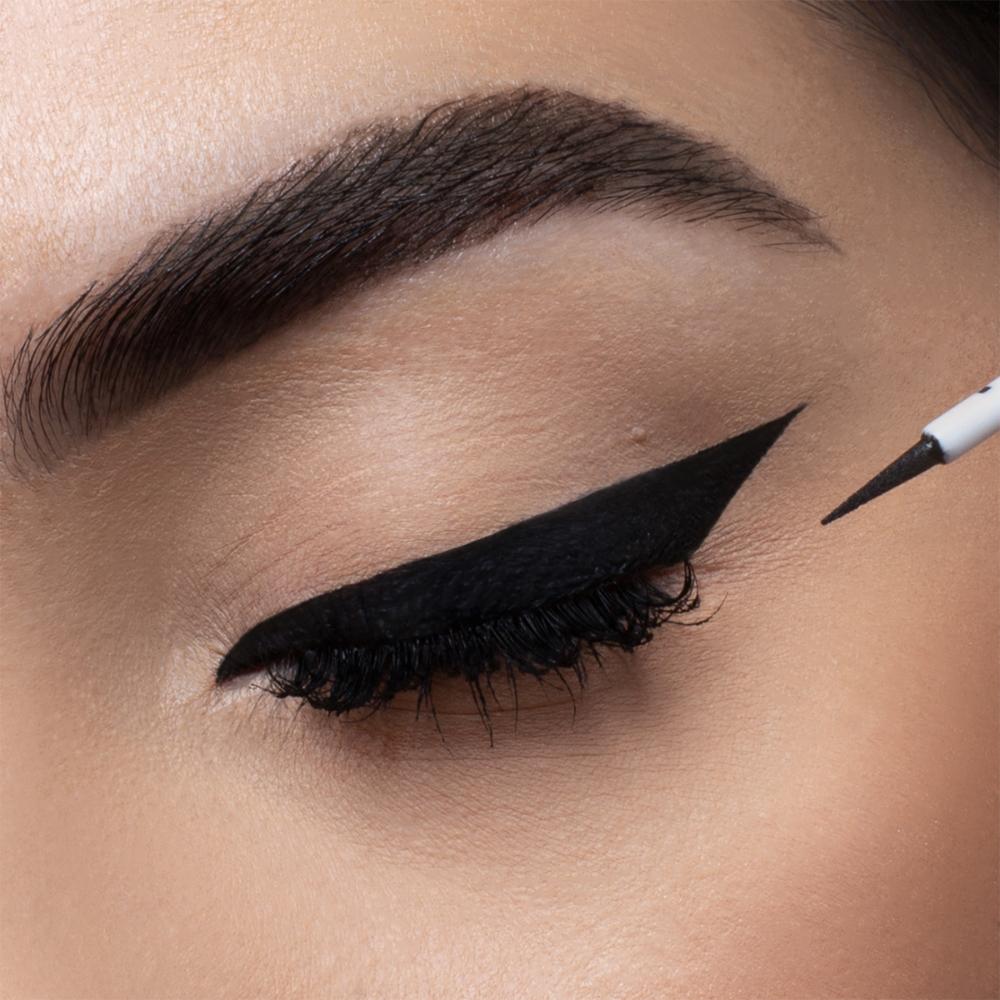 Semipermanent Eyeliner Long Lasting & Water Resistant