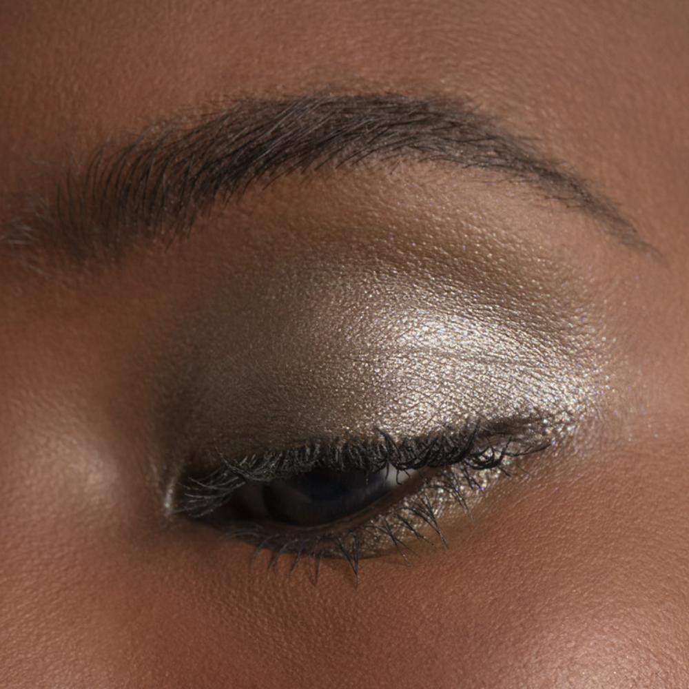 Luminescent Eye Shade