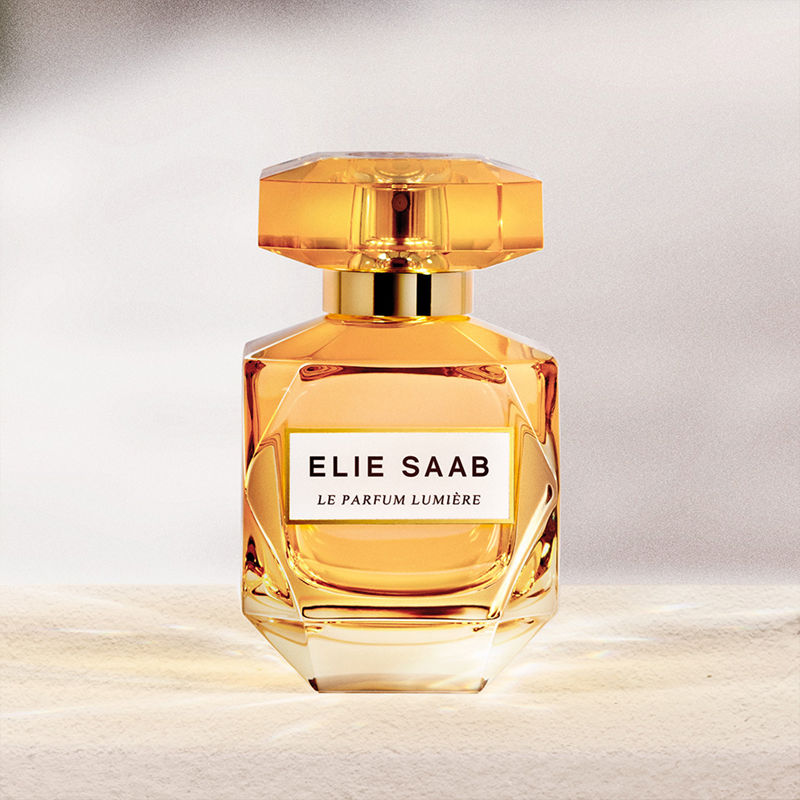 Le Parfum Lumiere Eau De Parfum