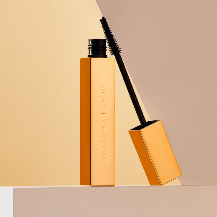 - Moor Power Black Mascara