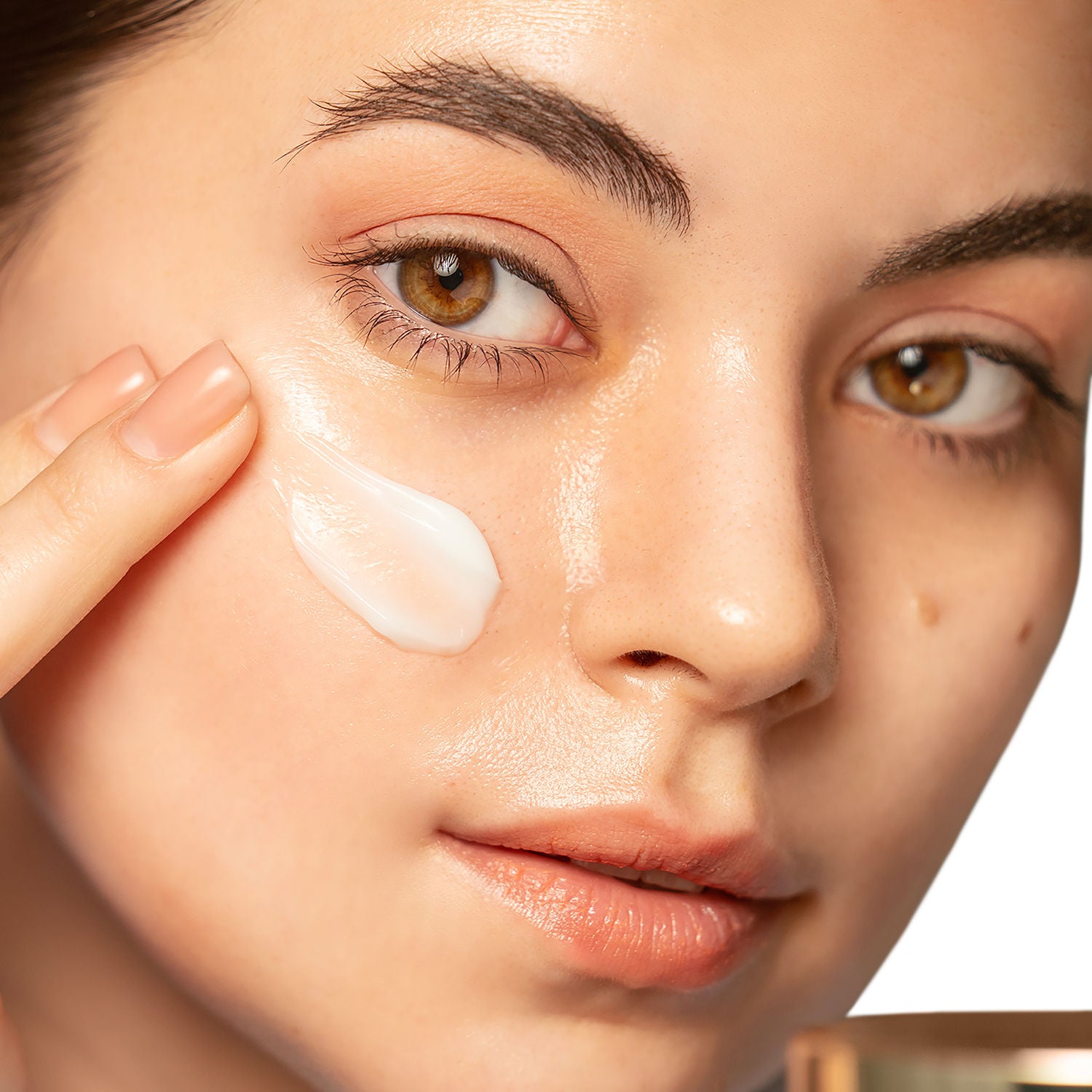 Spotlight Moisturizer - Quick Absorbing Formula, Keeps Skin Hydrated, Dewy & Plump All Day