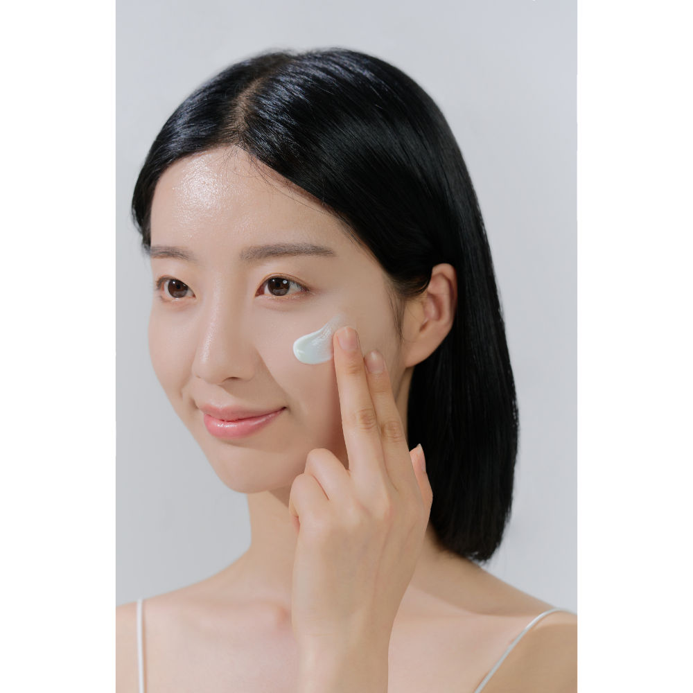 Madagascar Centella Hyalu-Cica Water-Fit Sun Serum