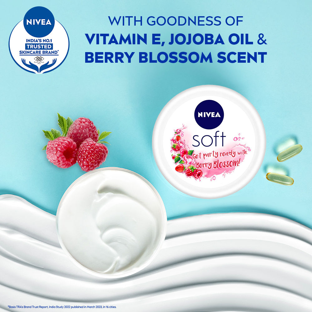 Soft Light Moisturizing Cream Berry Blossom Fragrance With Vitamin E & Jojoba Oil