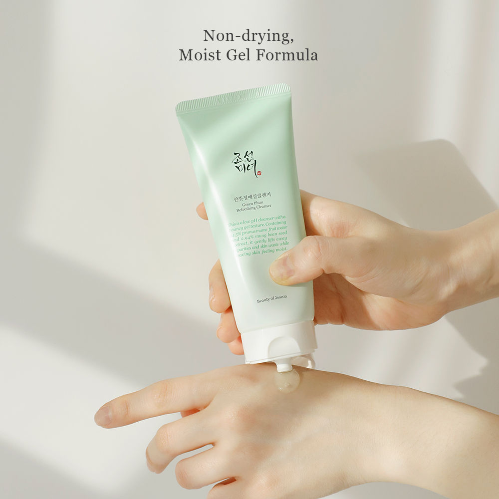 Green Plum Refreshing Cleanser