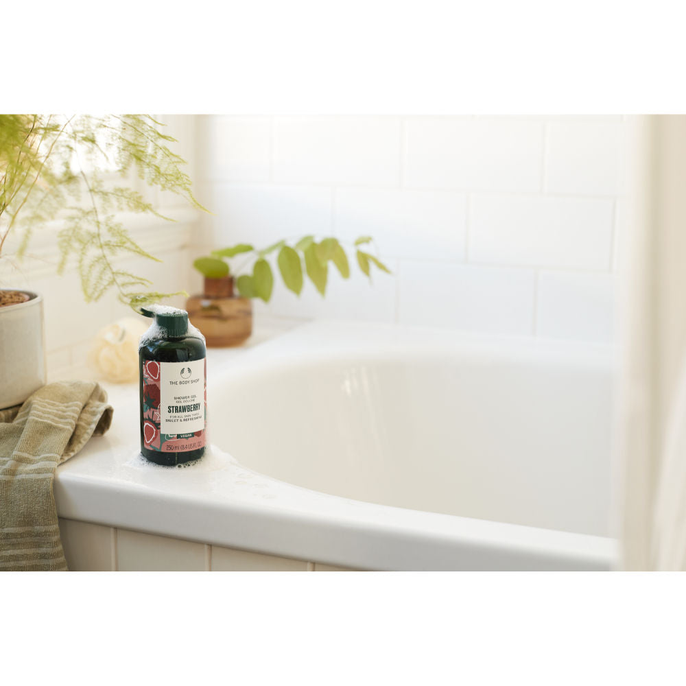Strawberry Shower Gel, Fruity Fragrance with Strawberry Seed Oil, All Skin Types