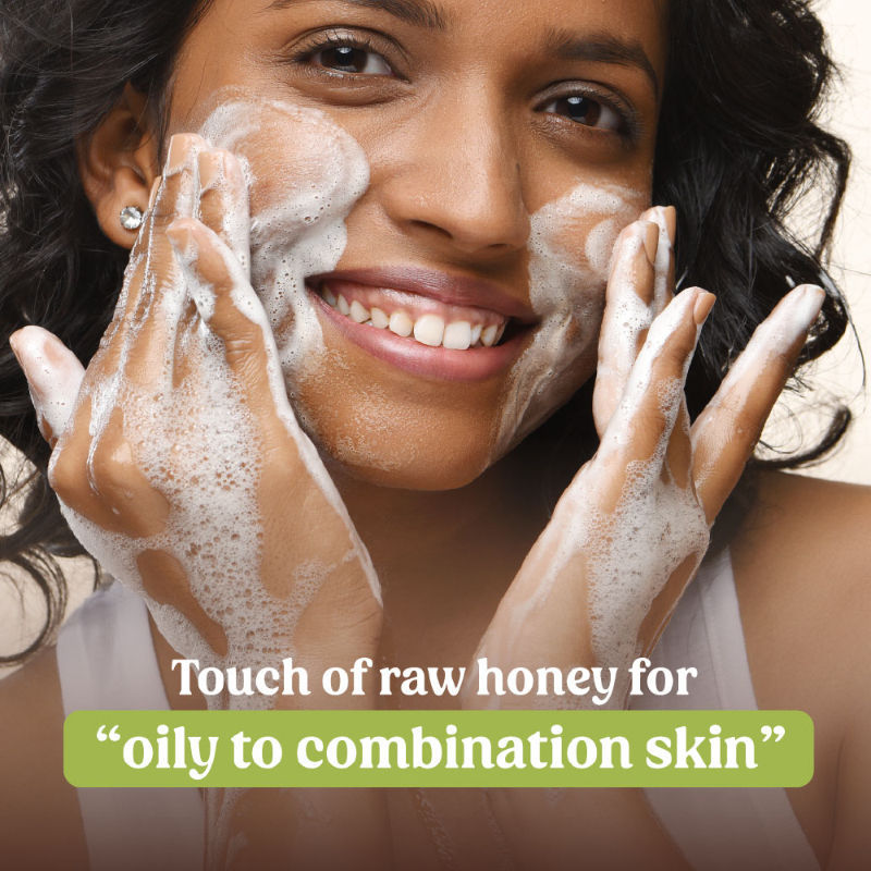 Honey Fix Face Wash To Treat Acne, Control Oil & Balance Ph With Honey & Papaya Extract