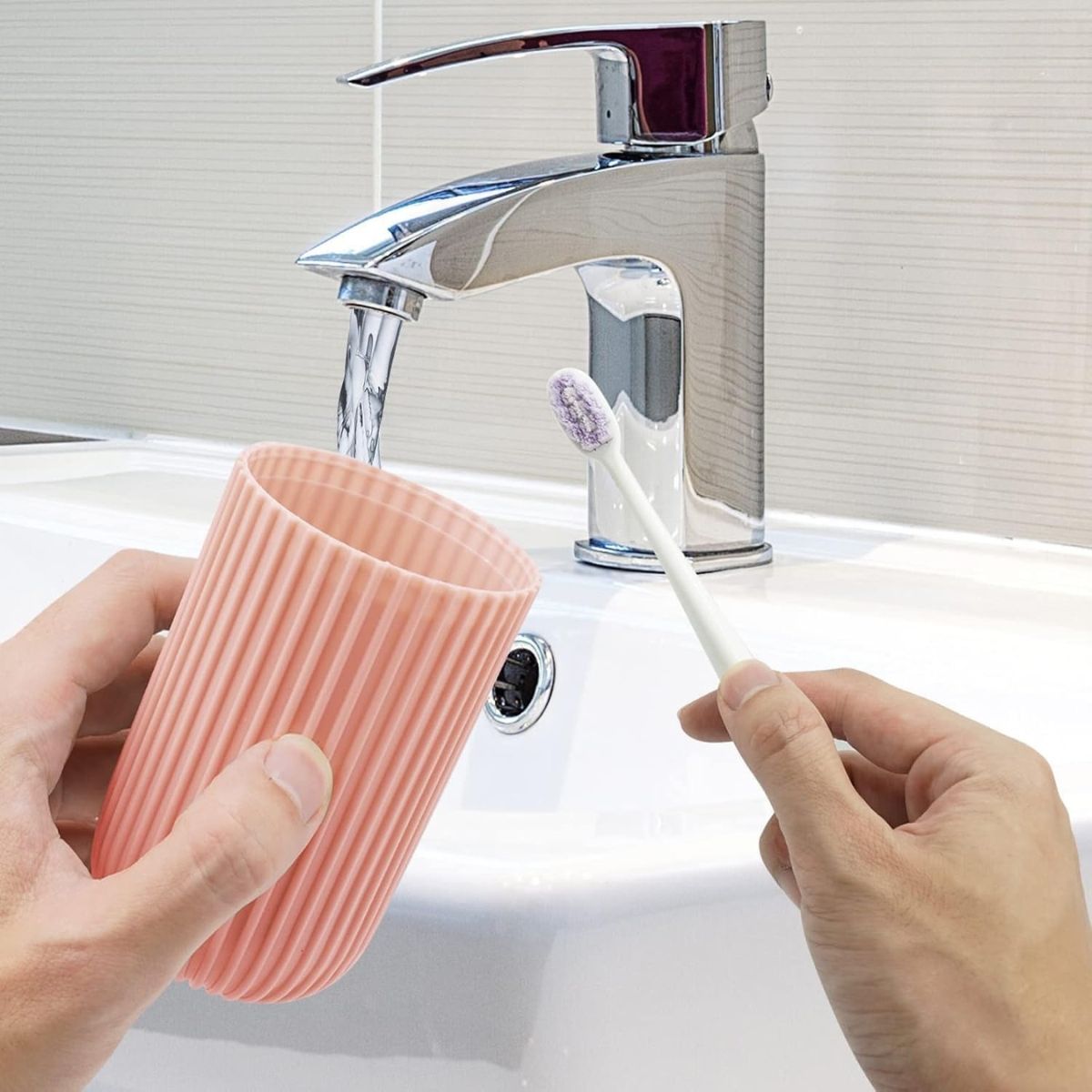 Toothbrush Case Travel Toothpaste Toiletry Holder Portable Storage Cover Compact Makeup Box
