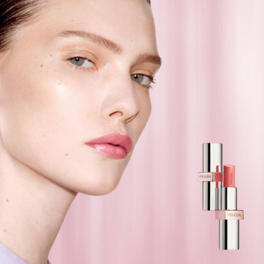 Light Glowing Lip Color