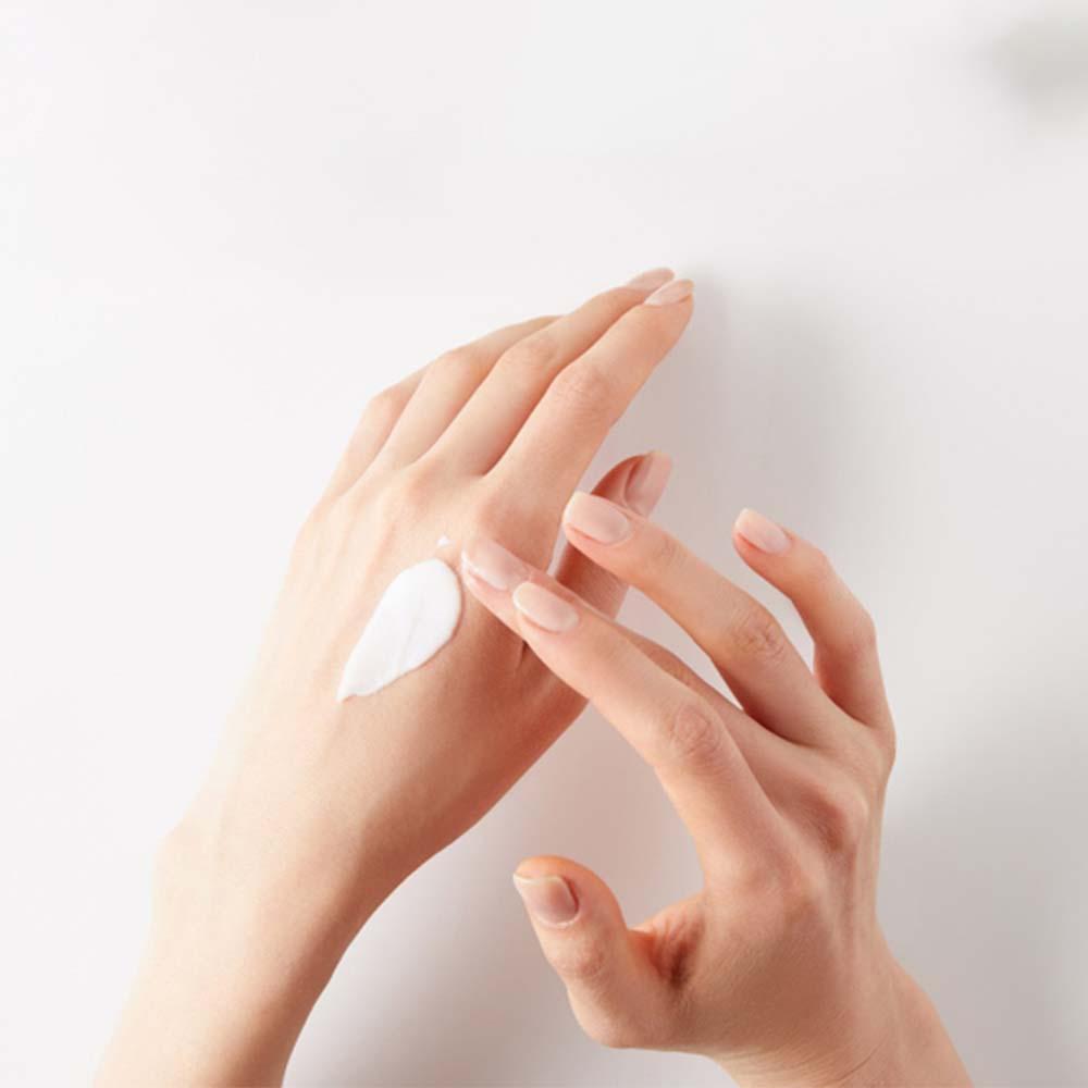Glow Bright Face Cleansing Milk