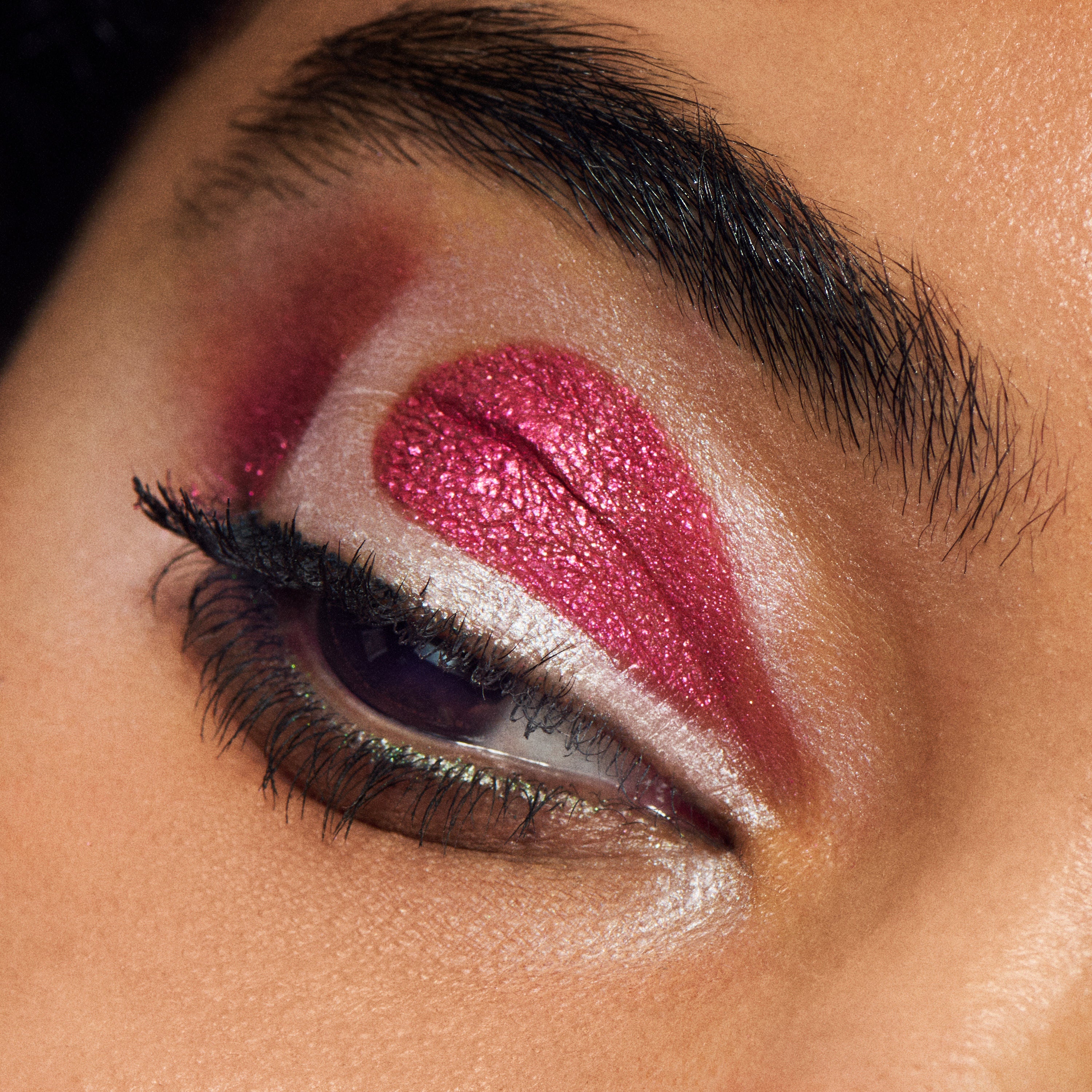 Dazzleshadow Liquid Metallic Eyeshadow