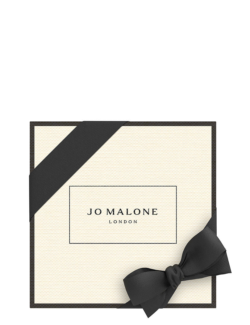 English Pear & Freesia Classic Candle
