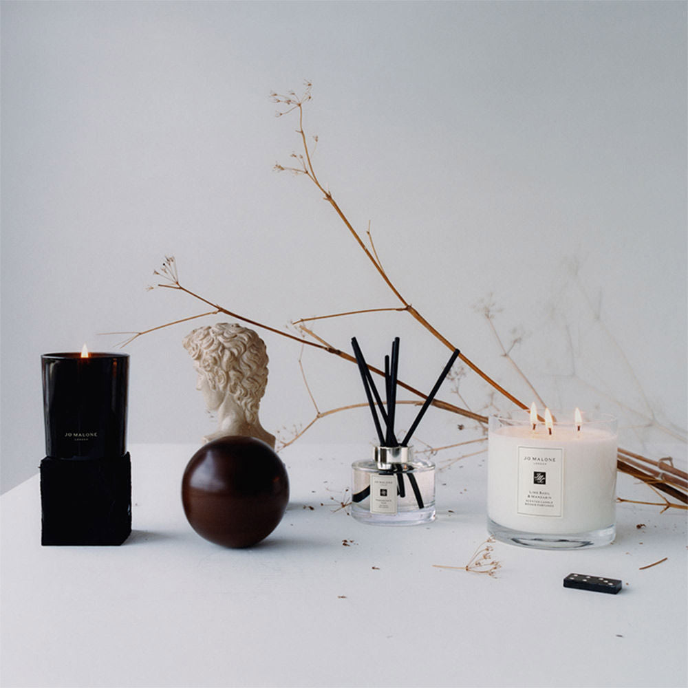 English Pear & Freesia Classic Candle