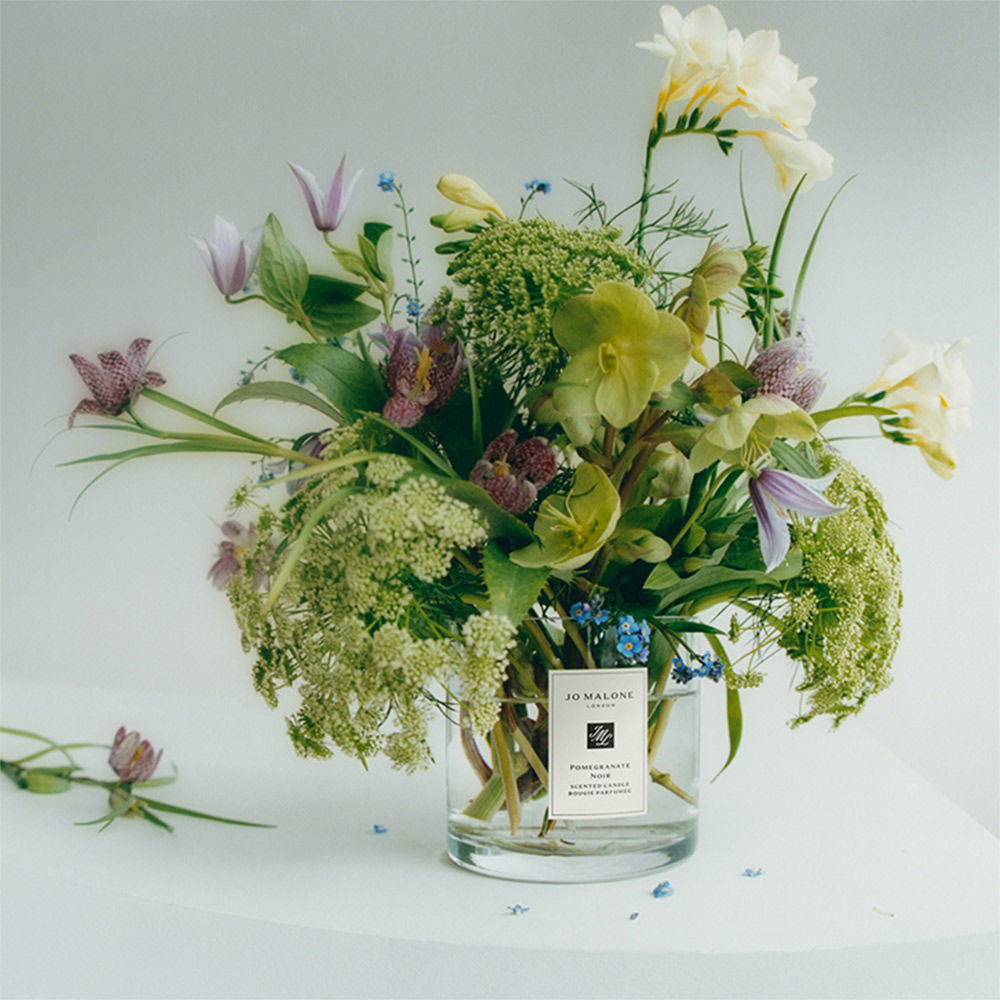 English Pear & Freesia Classic Candle