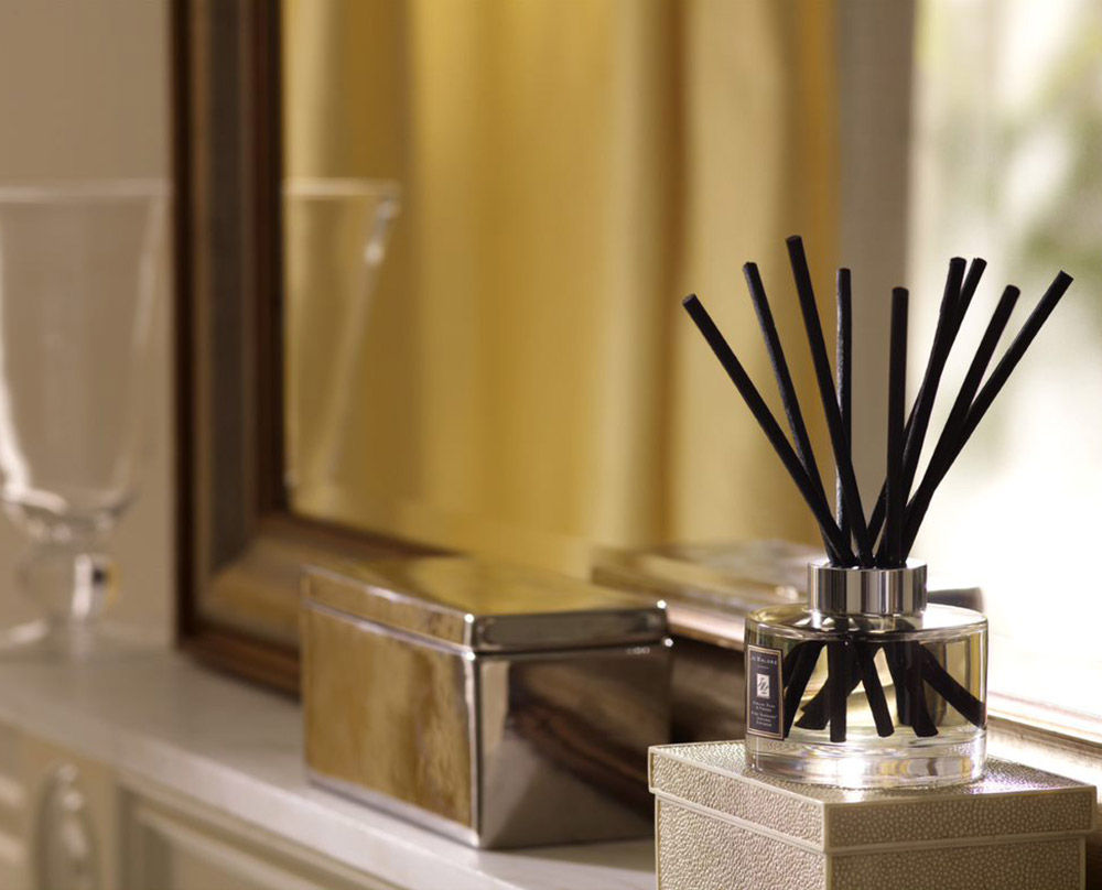 English Pear & Freesia Scent Surround Diffuser