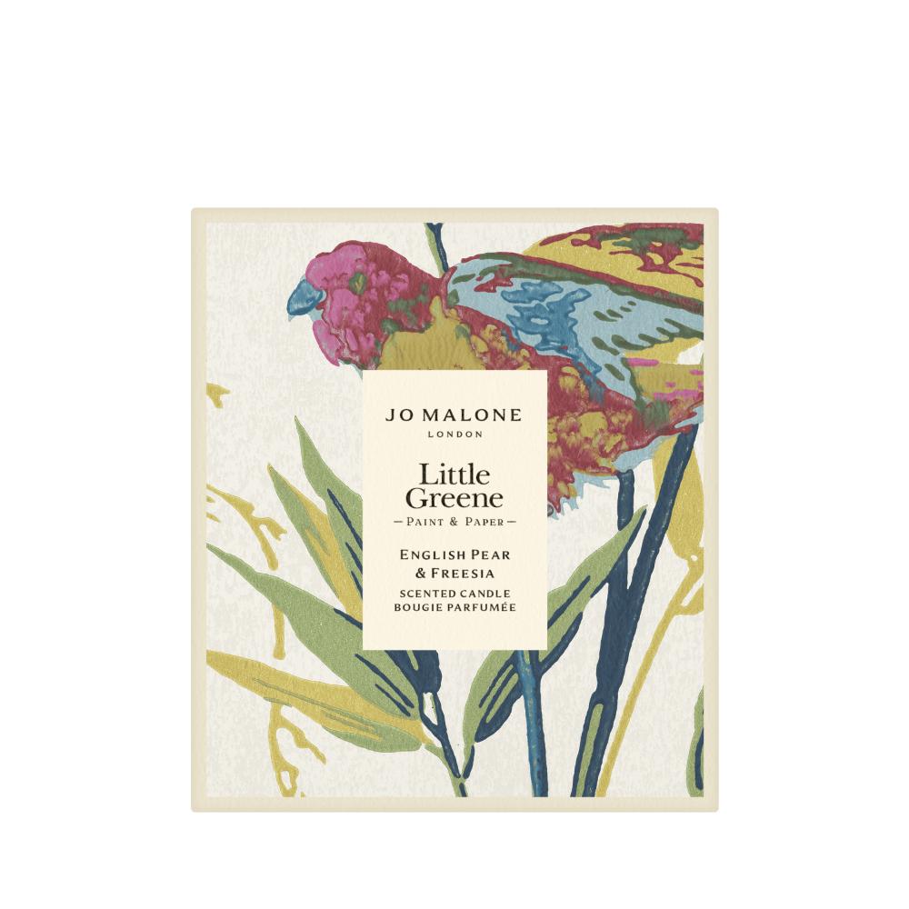 English Pear & Freesia Classic Candle