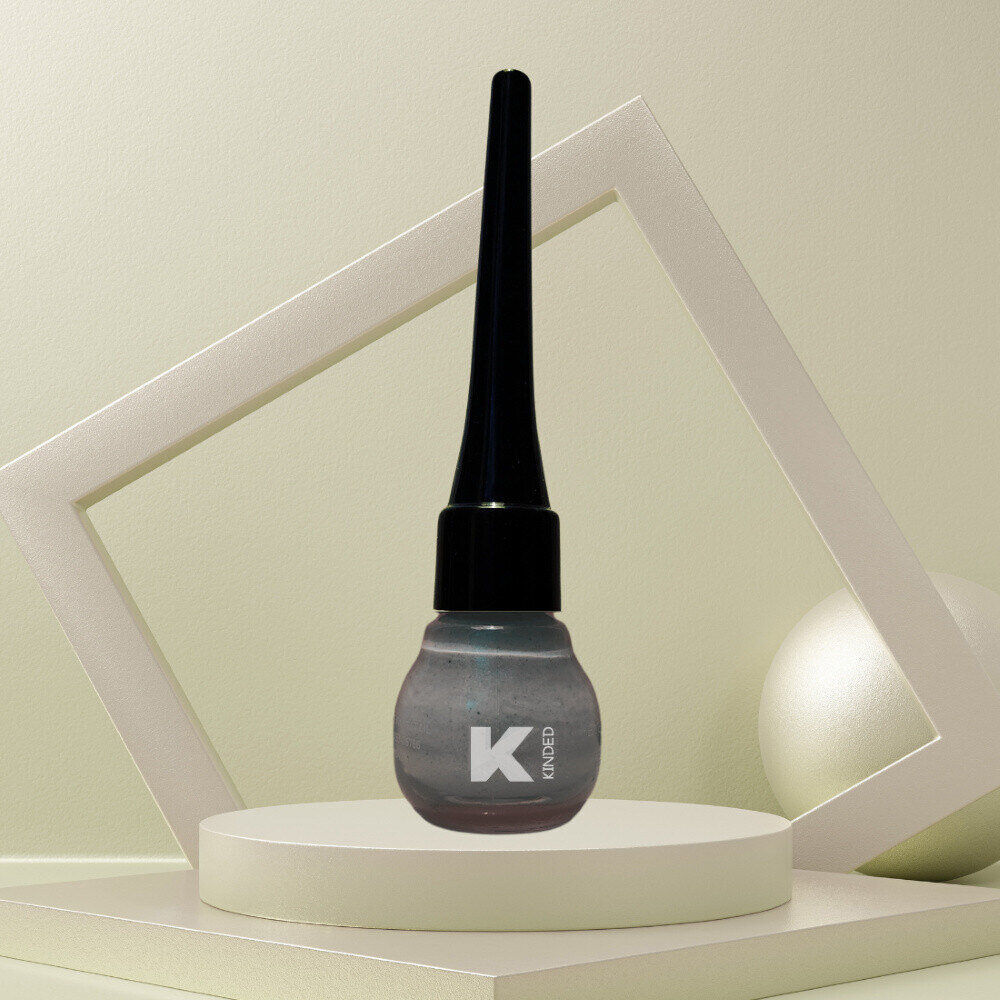 Liquid Metallic Eye Liner